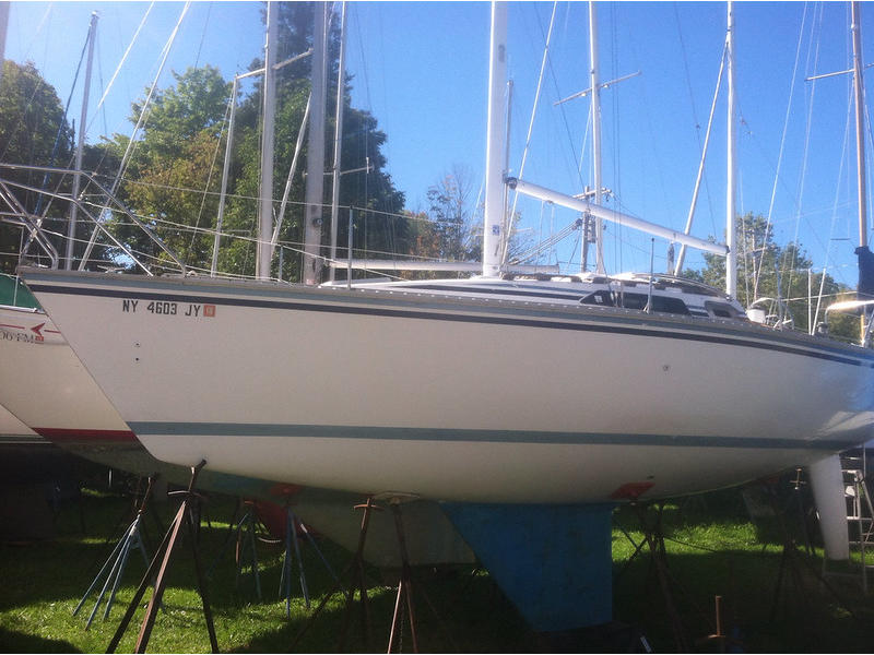 1987 Hunter 28.5 sailboat for sale in New York