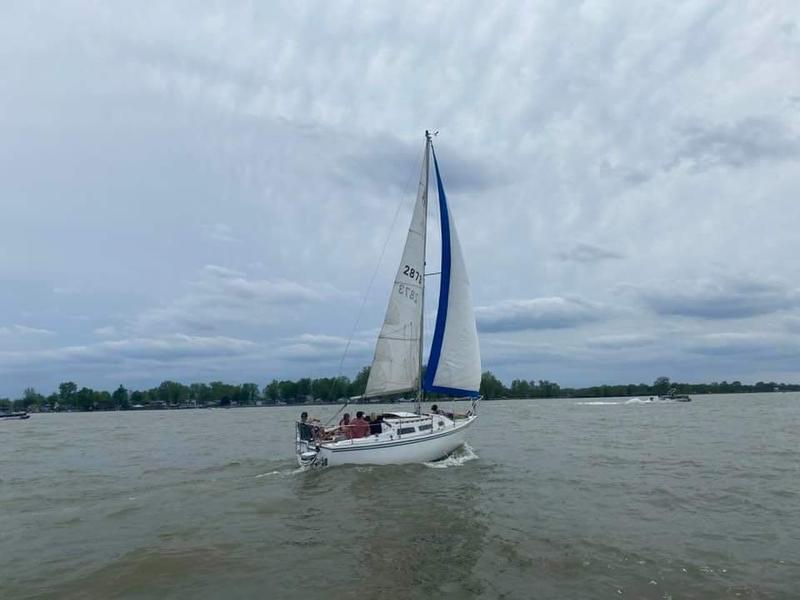 1982 Catalina 25 located in Michigan for sale