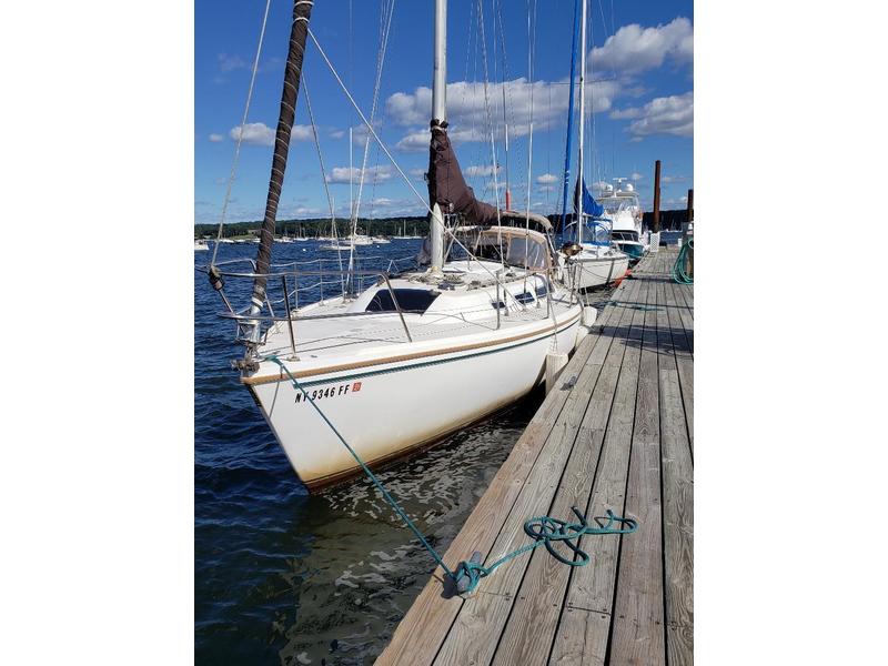 1983 Catalina 36 located in New York for sale
