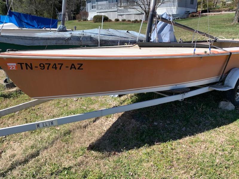 19 ft lightning sailboat