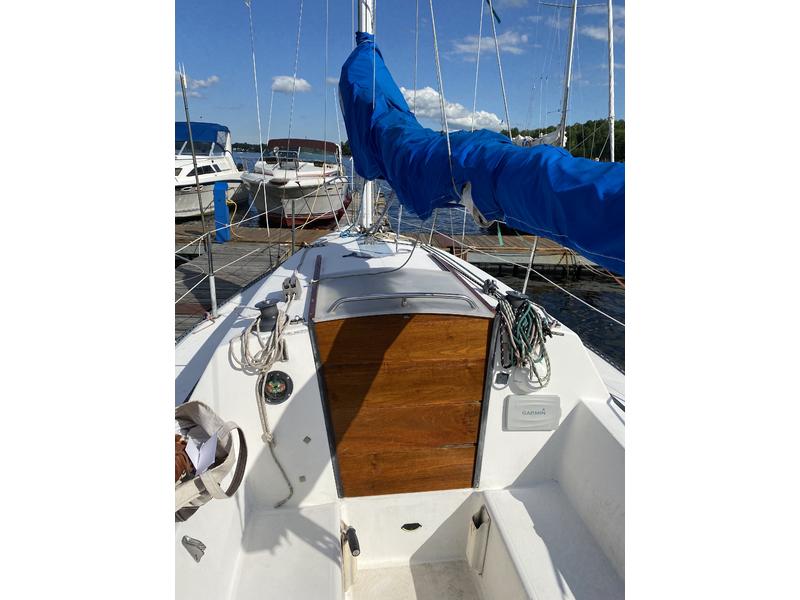 1982 s2 7.9 sailboat