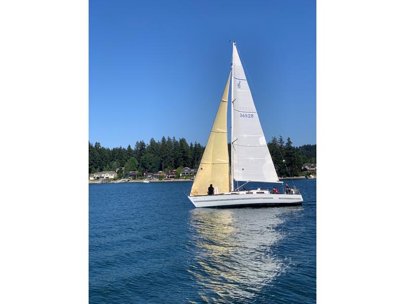 j 36 sailboat