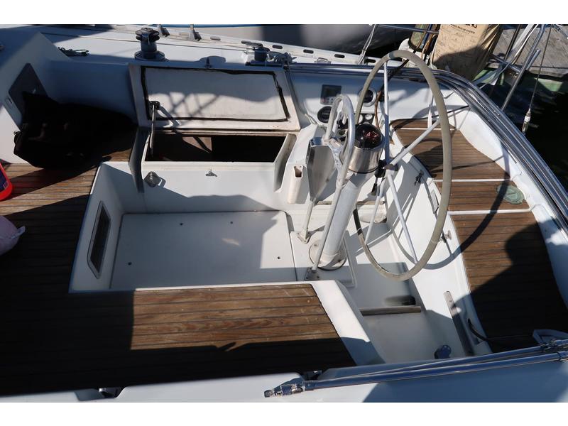 1983 Beneteau Moorings 39 sailboat for sale in Virginia