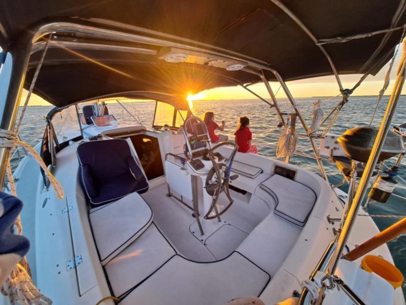 2002 Hunter 356 located in Florida for sale