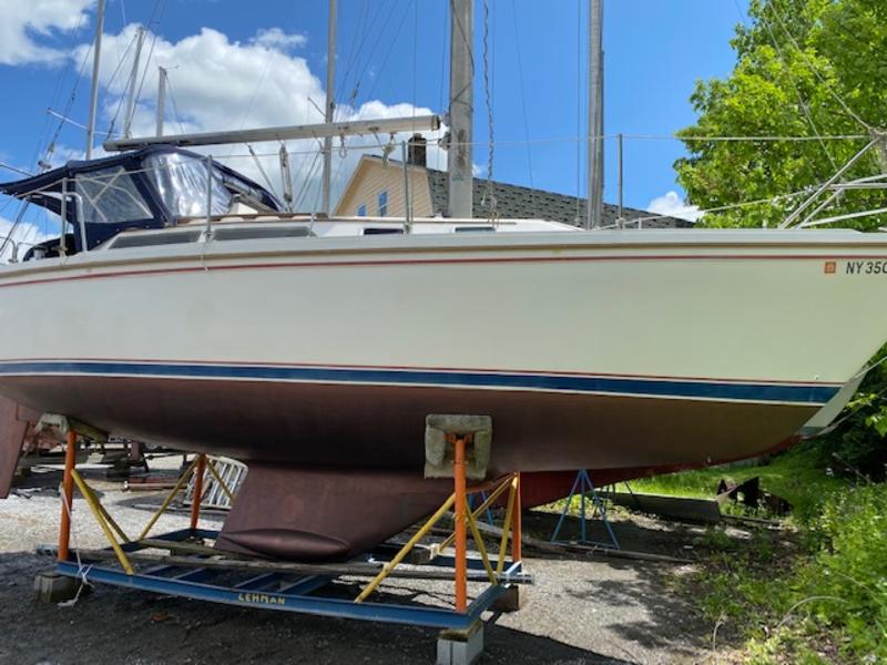 1987 Catalina 30 located in New York for sale
