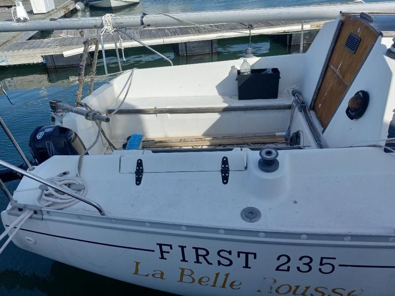 Beneteau First 235