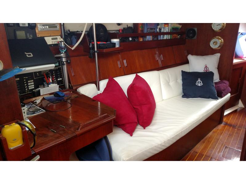 1986 Hunter 40 sailboat for sale in Massachusetts