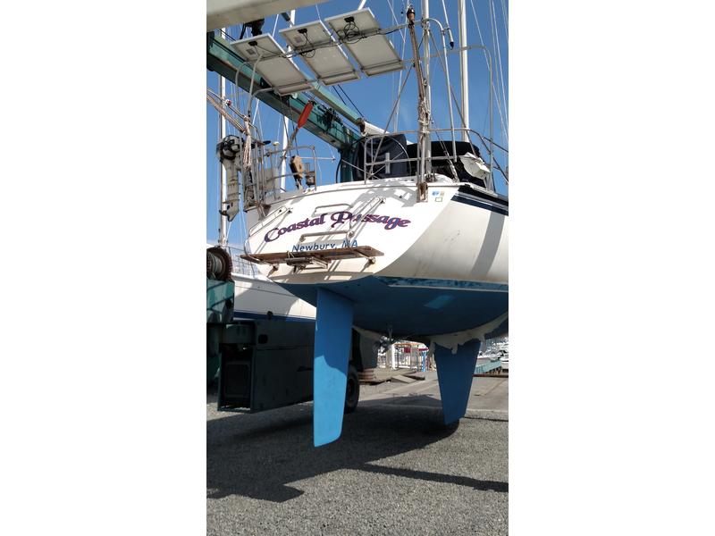 1986 Hunter 40 sailboat for sale in Massachusetts