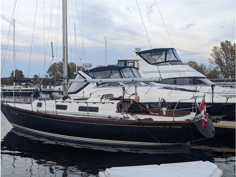 heritage 35 sailboat