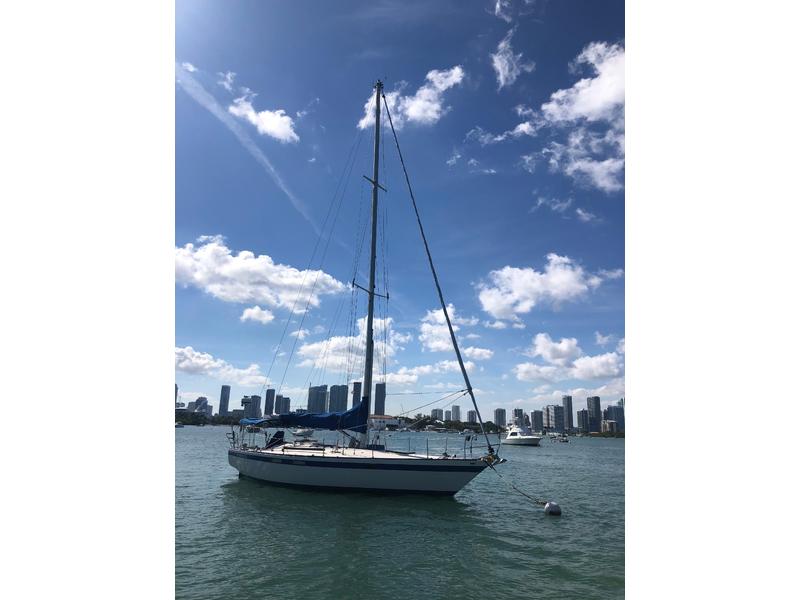 1979 Pearson 40 located in Florida for sale