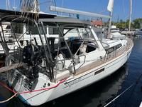 Beneteau Oceanis 45 Click to launch Larger Image