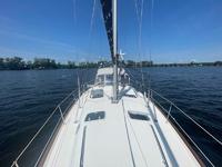 Beneteau Oceanis 411 Click to launch Larger Image