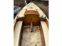  Crosby Wianno Sr / Gaff Rigged Knockabout Sloop Click to launch Larger Image