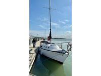 Hunter 25 Cherubini Click to launch Larger Image