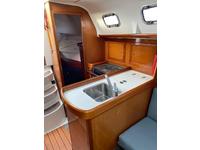 Beneteau Oceanis 323 Click to launch Larger Image