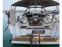 Beneteau Oceanis 48 Click to launch Larger Image