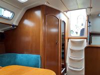 Beneteau Oceanis 321 Click to launch Larger Image