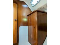Beneteau Oceanis 321 Click to launch Larger Image