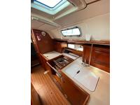 Beneteau Oceanis 411 Click to launch Larger Image