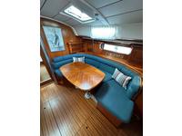 Beneteau 411 Oceanis Click to launch Larger Image