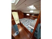 Beneteau 411 Oceanis Click to launch Larger Image