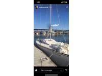 Hunter 23.5 Sailboat Click to launch Larger Image
