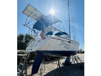 Catalina 320 Click to launch Larger Image