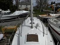 Saber Yachts Saber 28 Click to launch Larger Image
