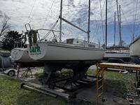 1974 Henderson Harbor New York 28 Saber Yachts Saber 28