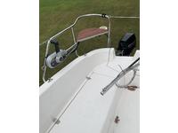 Hunter 240 Click to launch Larger Image