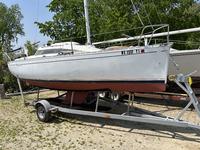 Beneteau 235 Click to launch Larger Image