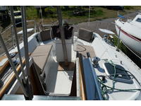 Beneteau Oceanis 321 Click to launch Larger Image