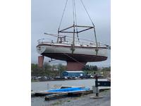 Hinterhoeller Nonsuch 33 Click to launch Larger Image