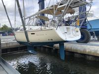 Beneteau Oceanis 40 Click to launch Larger Image