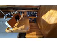 Hunter 426 Deck Saloon Click to launch Larger Image