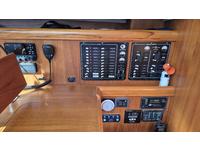 Hunter 426 Deck Saloon Click to launch Larger Image