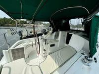 Beneteau 323 Click to launch Larger Image