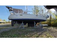 Beneteau Oceanis 390 Click to launch Larger Image
