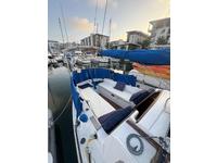 Catalina 27 Electric Inboard 5HP Outboard Click to launch Larger Image