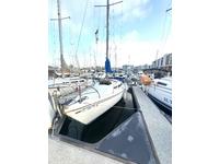 Catalina 27 Electric Inboard 5HP Outboard Click to launch Larger Image