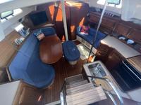 Hunter Passage 42 Click to launch Larger Image