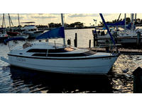 MacGregor 26M Click to launch Larger Image