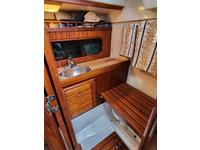 Hunter 28.5 Click to launch Larger Image