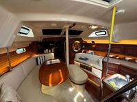 Hunter Passage 42 Click to launch Larger Image