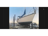 Hunter 34 Click to launch Larger Image