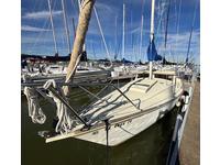 1981 Grapevine Texas 27 Capital Yachts Gulf 27