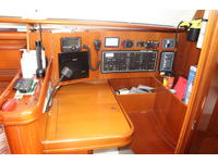 Beneteau 411 Click to launch Larger Image