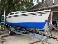 1990 Lake Jacomo Marina Lee Summit Missouri Missouri 18.5 Hunter Hunter 18.5