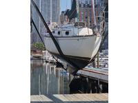 Cape Dory 25D Click to launch Larger Image