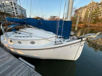 1990 23' MENGER CATBOAT  Click to launch Larger Image